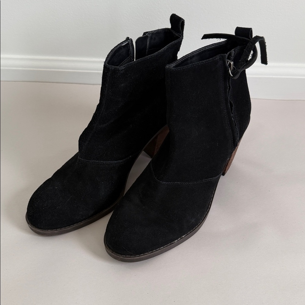 Size 9 Dolce Vita Zip Up Heeled Ankle Boots